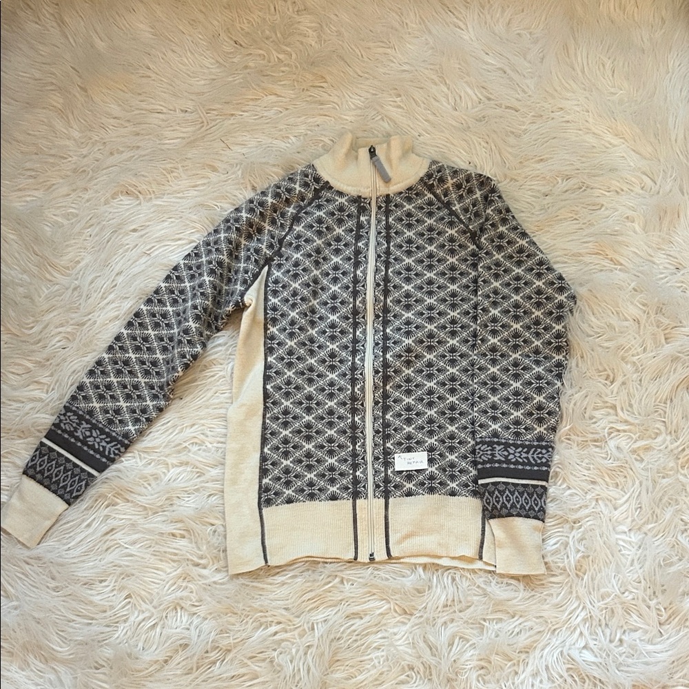 Athleta Black and Cream Patterned Jacket
